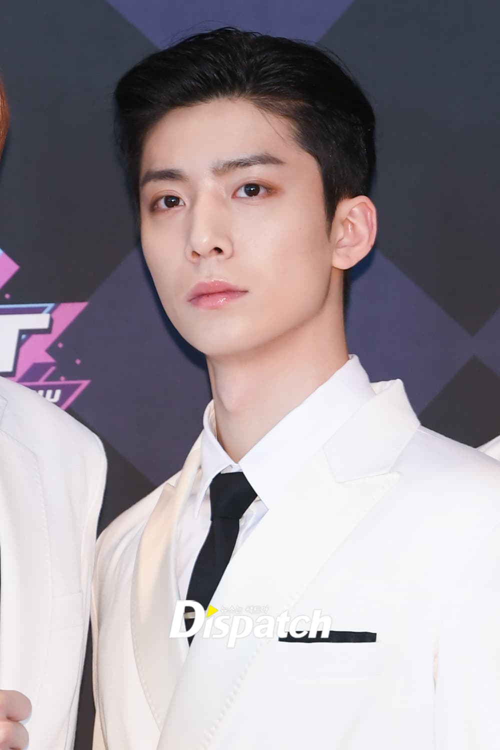 Hwiyoung, Inseong photo 1