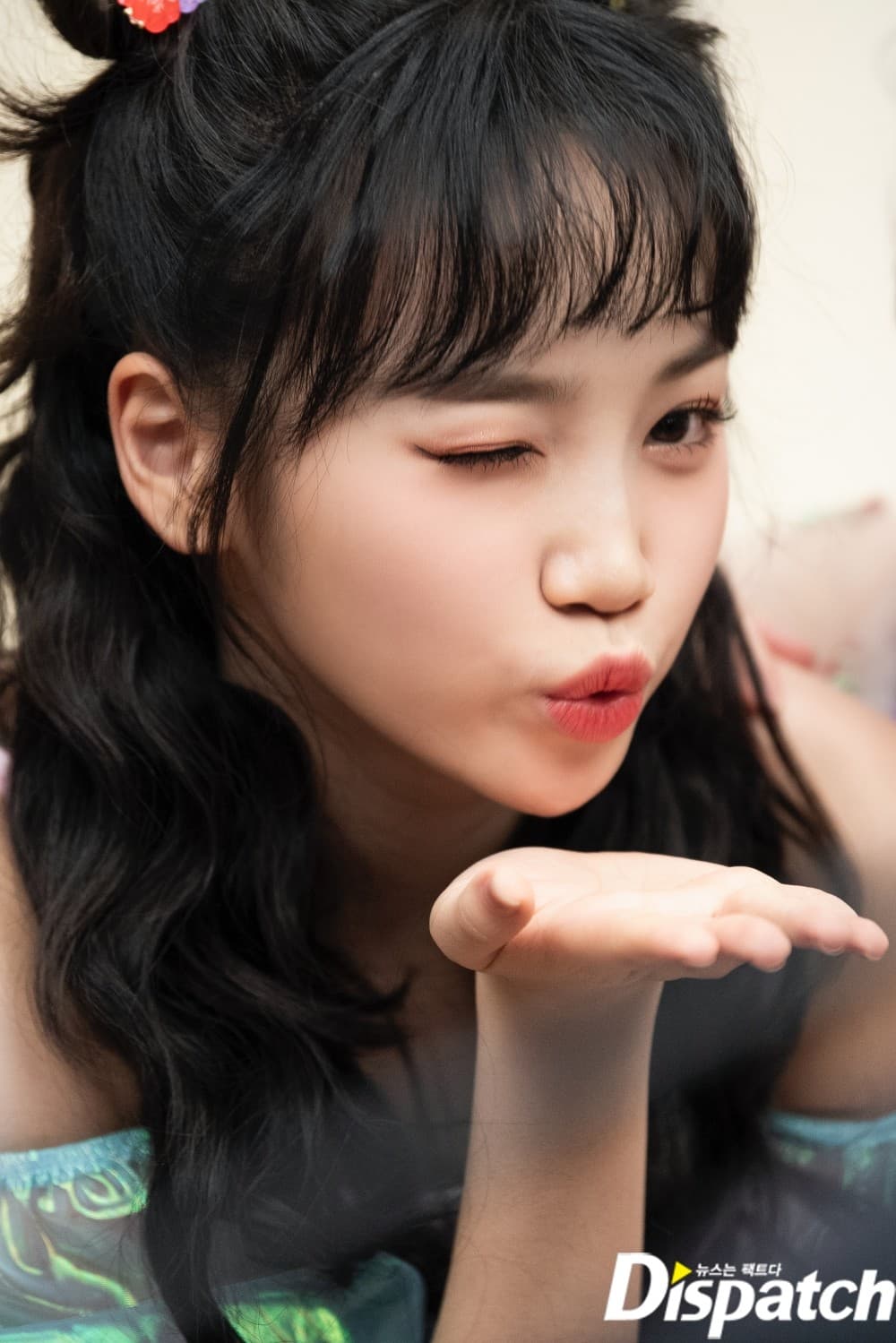 Hitomi Honda, Kim Chaewon, Kwon Eunbi photo 1