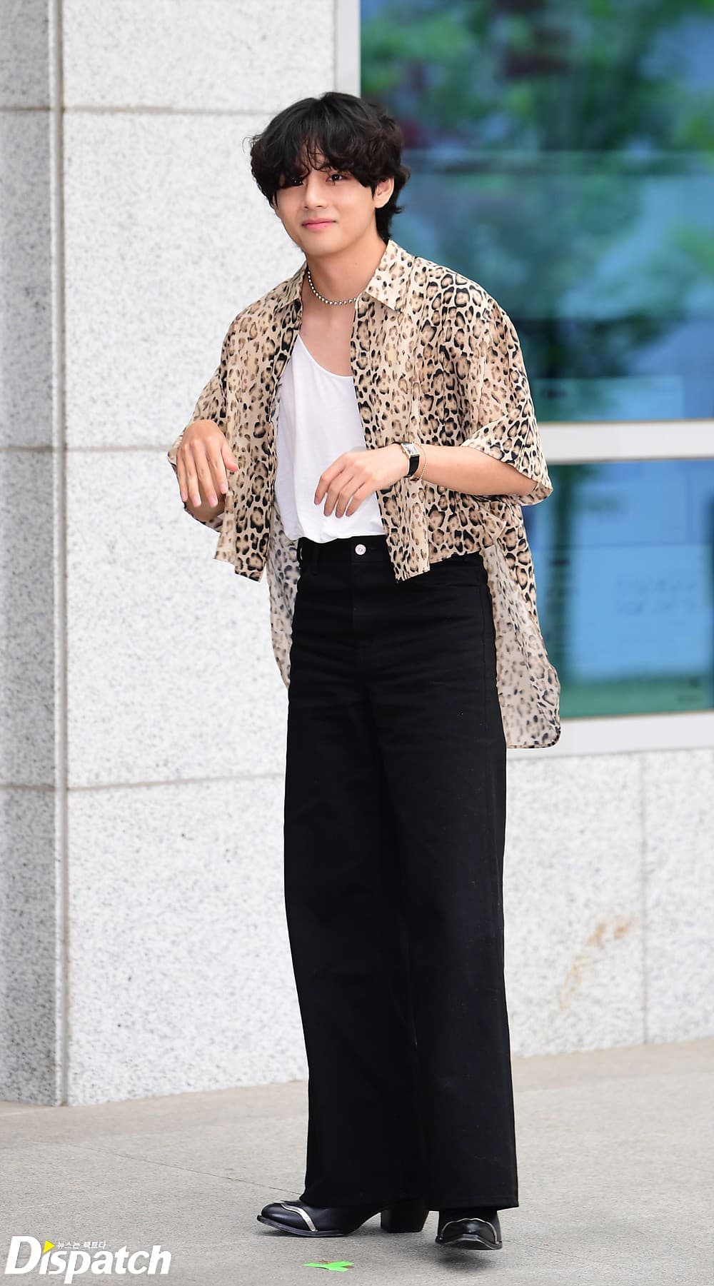 V/kim Tae Hyung photo 2