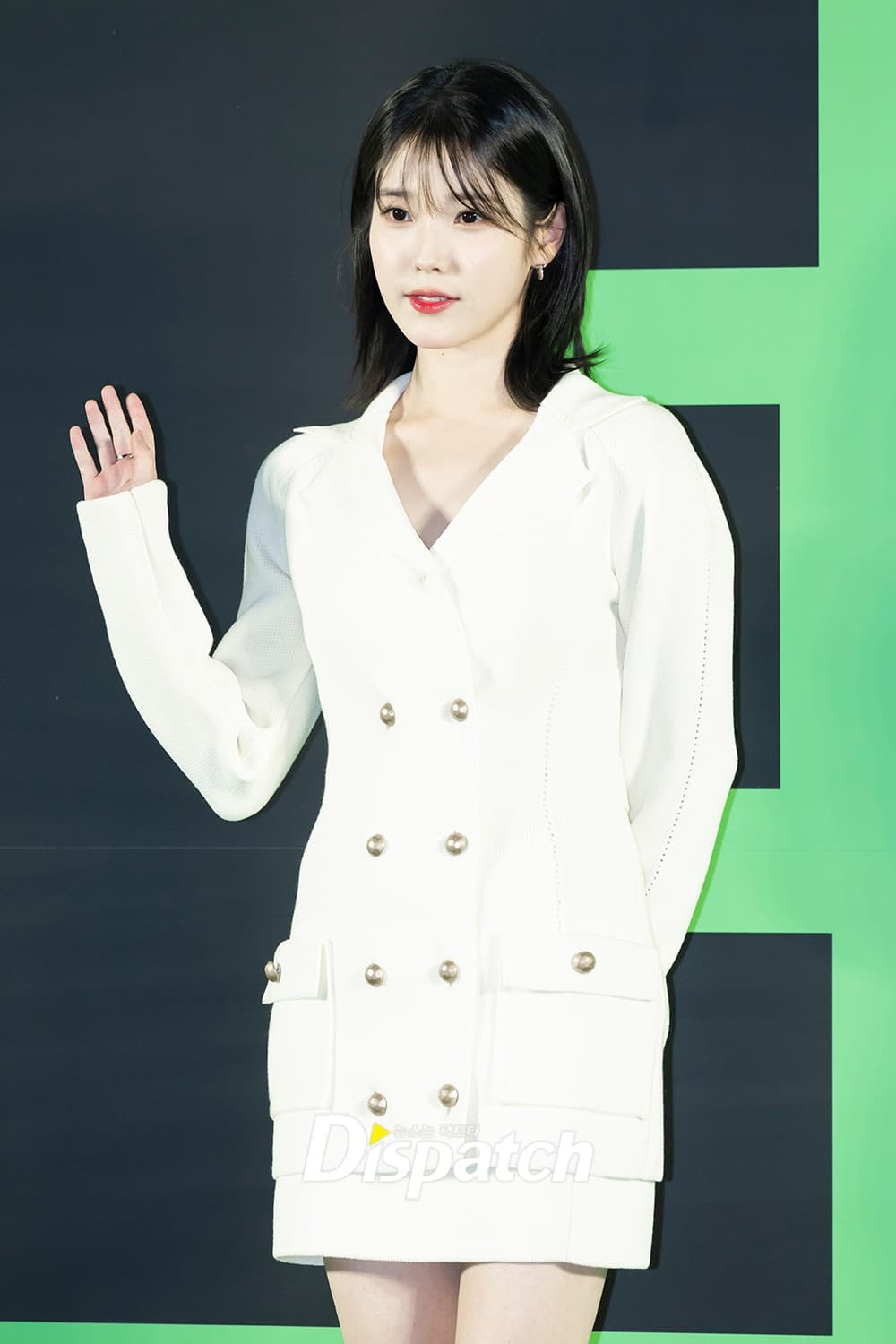 IU photo 2