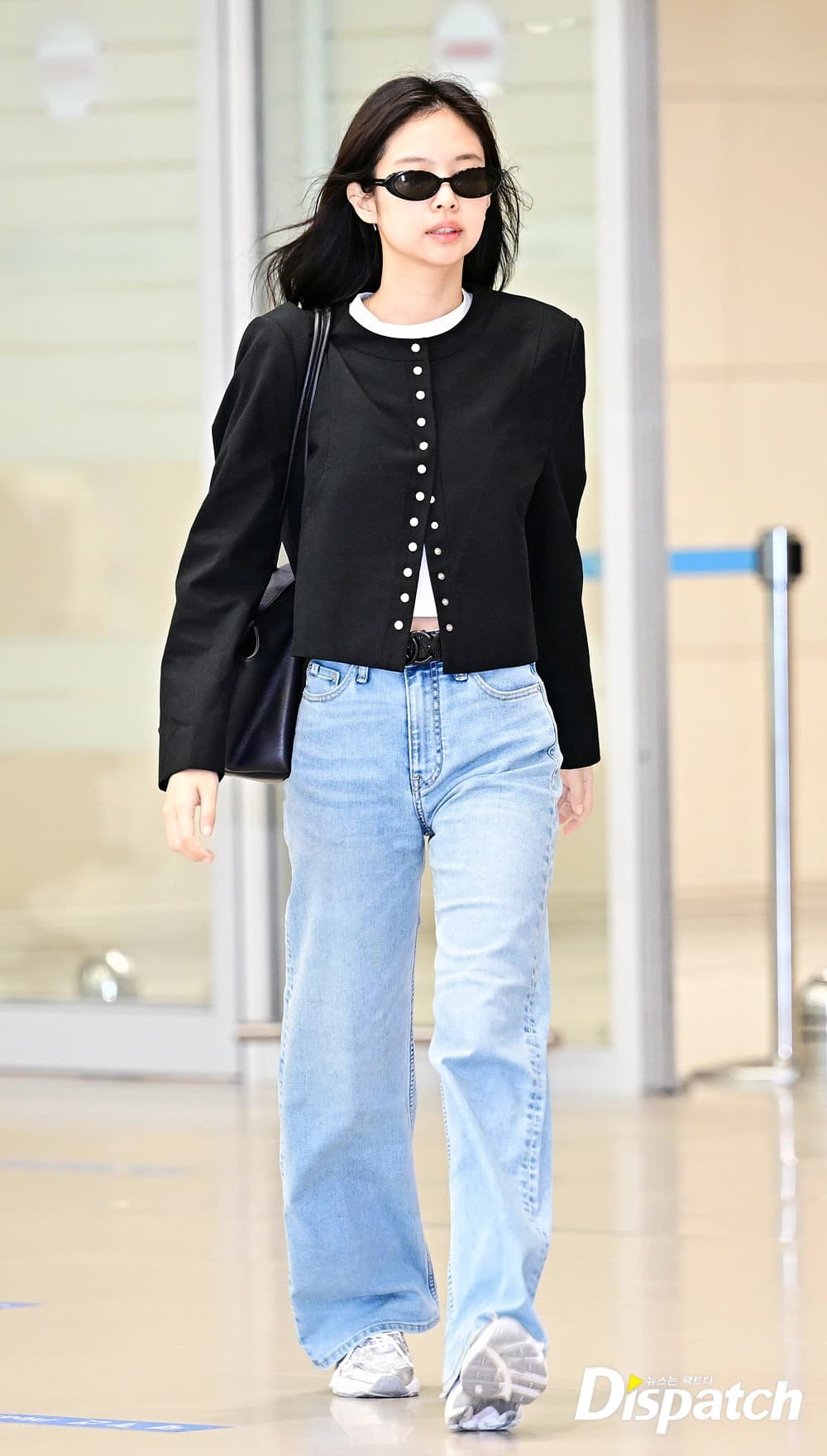 JENNIE photo 2