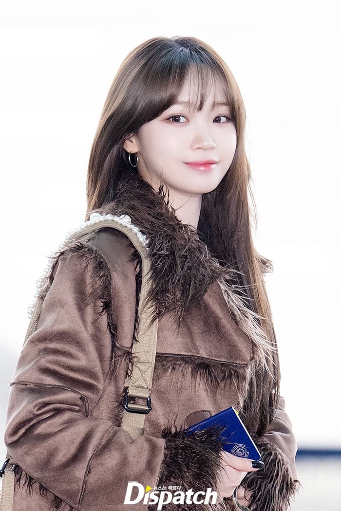 Kim Chaewon photo 1