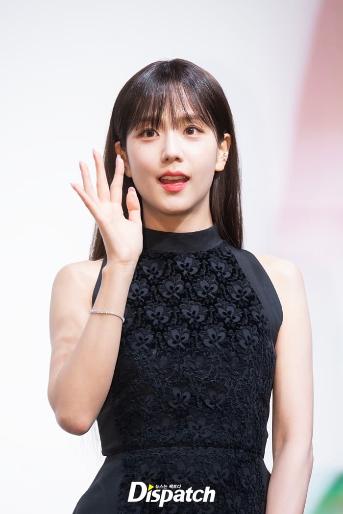 JISOO photo 3