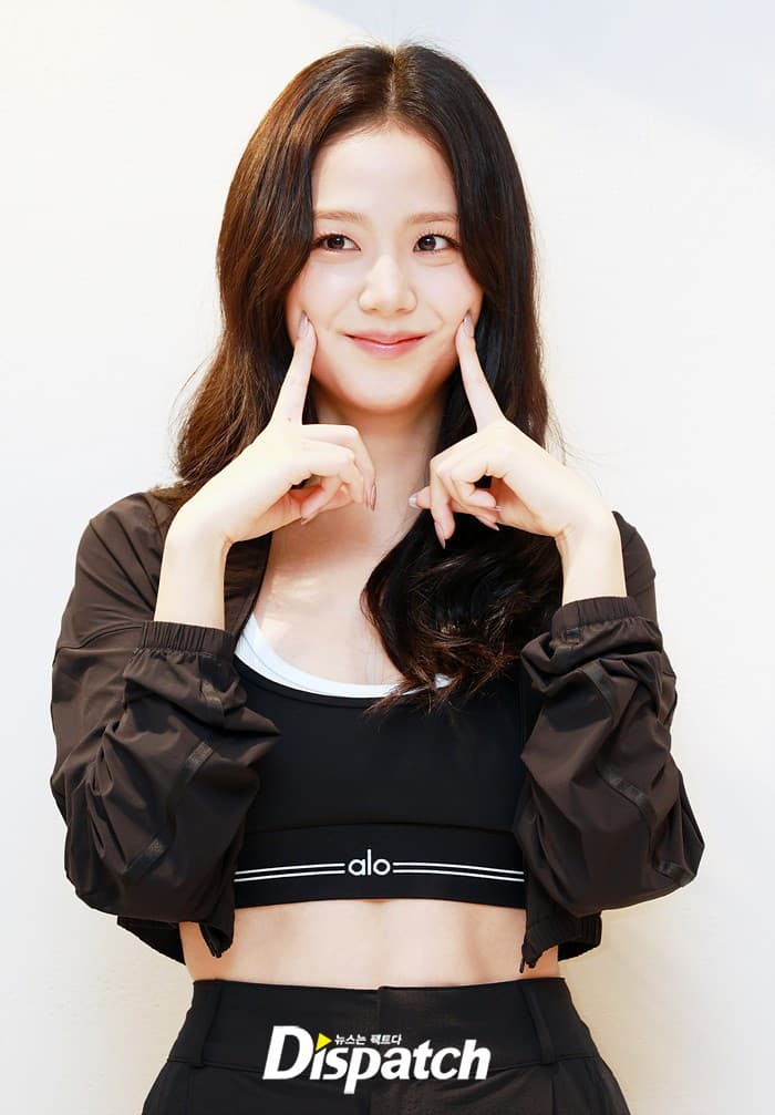 JISOO photo 5